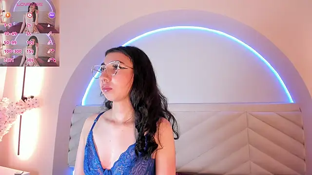 Isabella Crofts online show from May 19, 2026, 3:02 am