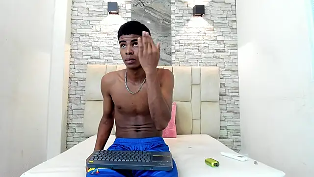 Snapshot of XAVI_LEE chatting on December 15, 2025, 8:13 pm XAVI LEE online show from December 15, 2025, 8:13 pm