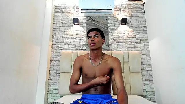 Snapshot of XAVI_LEE chatting on December 17, 2025, 7:42 pm XAVI LEE online show from December 17, 2025, 7:42 pm