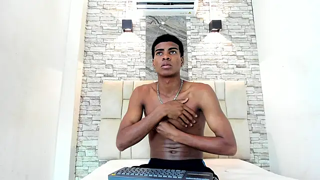 Snapshot of XAVI_LEE chatting on December 18, 2025, 8:15 pm XAVI LEE online show from December 18, 2025, 8:15 pm