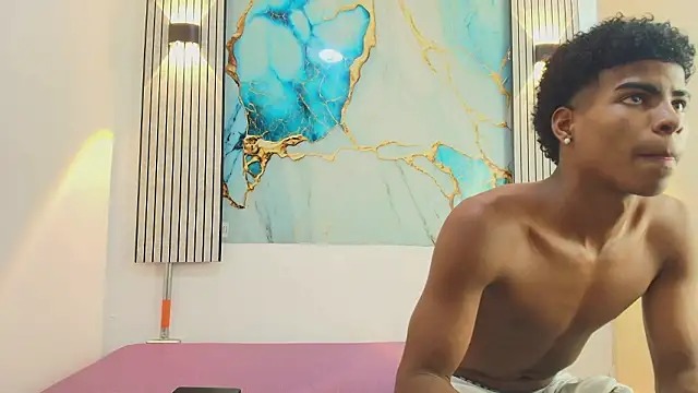 Snapshot of XAVI_LEE chatting on March 9, 2026, 8:24 pm XAVI LEE online show from March 9, 2026, 8:24 pm