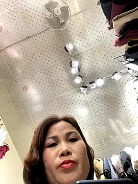 Liliy2x online show from November 4, 2025, 7:40 am