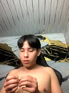 Suarezz10  online show from November 5, 2025, 12:27 pm