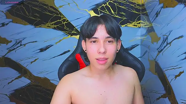 Suarezz10  online show from November 13, 2025, 3:55 pm