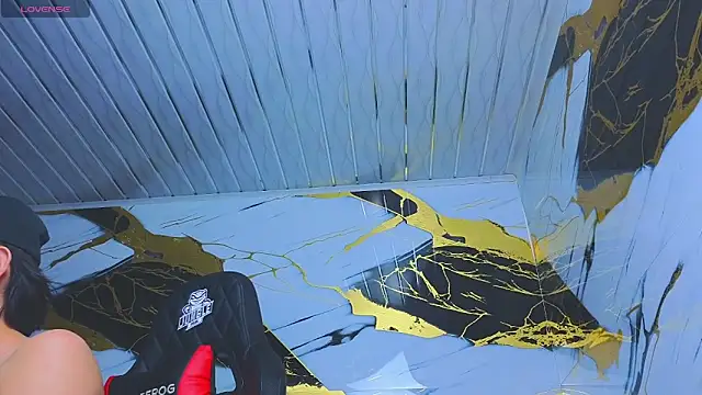 Suarezz10  online show from November 25, 2025, 10:37 am