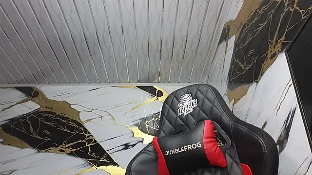 Suarezz10  online show from November 26, 2025, 11:00 am