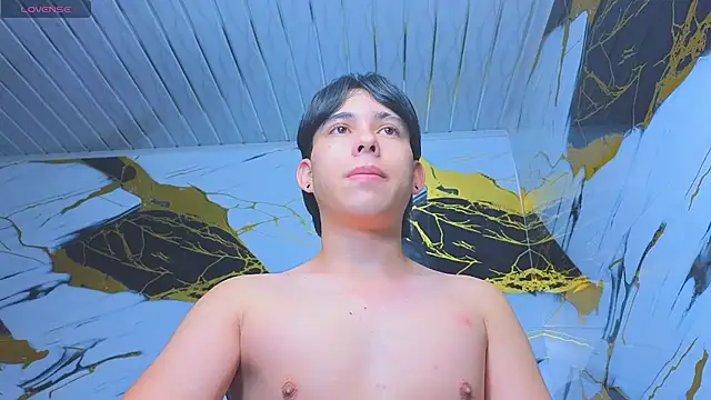 Suarezz10  online show from December 5, 2025, 12:03 pm