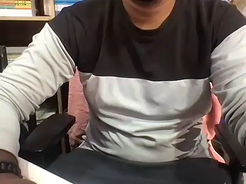 KingCobra 07 online show from May 3, 2026, 11:38 am