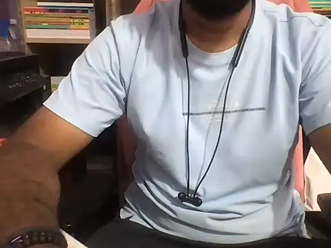 KingCobra 07 online show from May 18, 2026, 3:02 am