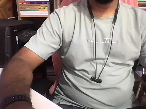 KingCobra 07 online show from May 28, 2026, 2:53 am