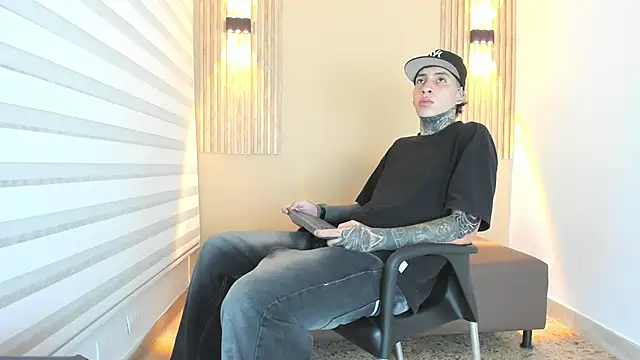 DANTE ARMSTRONG online show from December 17, 2025, 3:45 am