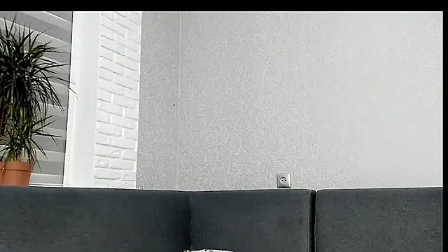 jessica kitti online show from November 12, 2025, 9:32 am