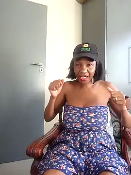 Snapshot of Mommy_Sienna chatting on April 4, 2026, 2:25 pm Mommy Sienna online show from April 4, 2026, 2:25 pm