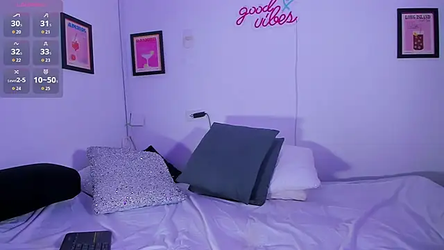 Snapshot of Ameliel1 chatting on December 16, 2025, 4:01 pm Ameliel1 online show from December 16, 2025, 4:01 pm