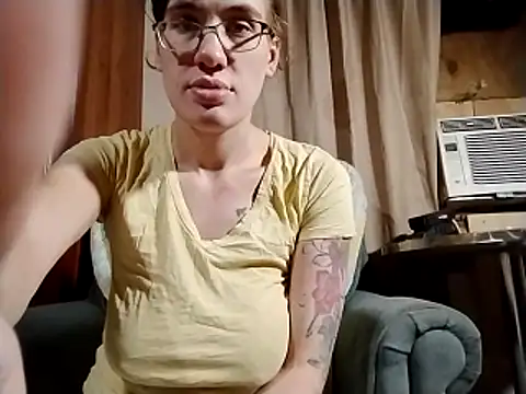 Snapshot of Harley_and_The_Joker chatting on November 26, 2025, 1:50 am Harley and The Joker online show from November 26, 2025, 1:50 am