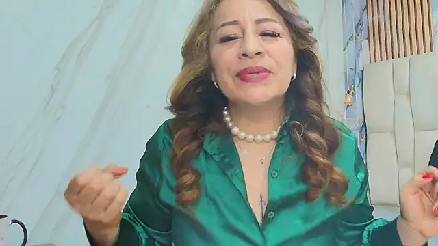 Snapshot of BeatrizSchmidt chatting on November 11, 2025, 11:32 am BeatrizSchmidt online show from November 11, 2025, 11:32 am