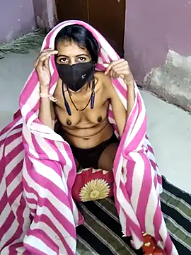 Snapshot of Thaper_Meera2 chatting on December 18, 2025, 3:51 pm Thaper Meera2 online show from December 18, 2025, 3:51 pm