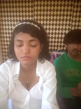 Freakingromance online show from April 12, 2026, 8:52 am