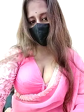 LoveLy-Soneya online show from November 18, 2025, 6:23 pm