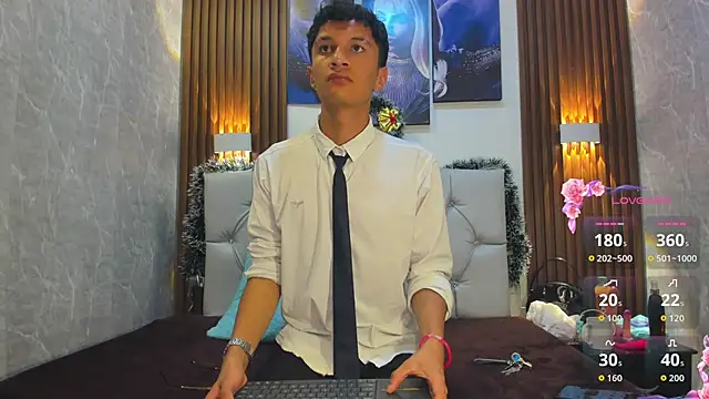 Elian Julian online show from November 24, 2025, 9:58 pm