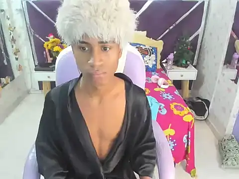 Snapshot of Santy_bigcock_01 chatting on November 16, 2025, 12:33 pm Santy bigcock 01 online show from November 16, 2025, 12:33 pm