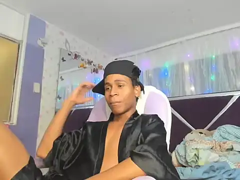 Snapshot of Santy_bigcock_01 chatting on January 14, 2026, 4:29 am Santy bigcock 01 online show from January 14, 2026, 4:29 am