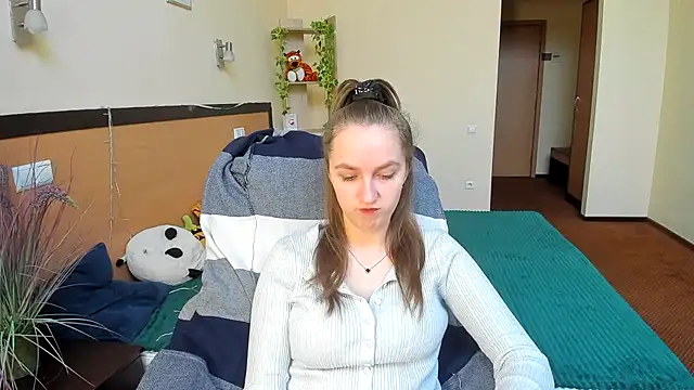 Nesie-Stoun online show from November 24, 2025, 9:20 am