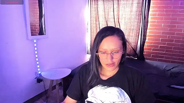 Snapshot of Samantha_Devil chatting on December 5, 2025, 5:31 pm Samantha Devil online show from December 5, 2025, 5:31 pm