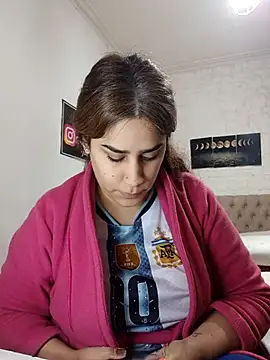 nahiarabiel33 online show from June 17, 2026, 6:09 pm
