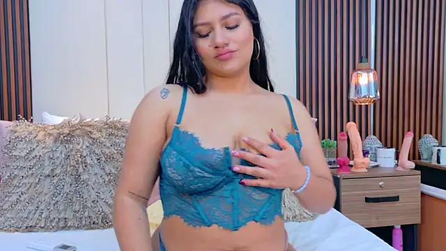 Snapshot of ValeriaMonet chatting on December 15, 2025, 8:13 pm ValeriaMonet online show from December 15, 2025, 8:13 pm