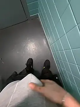 Snapshot of seulementme chatting on February 26, 2026, 11:42 am seulementme online show from February 26, 2026, 11:42 am