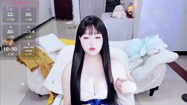 Nina37 online show from May 8, 2026, 5:18 pm
