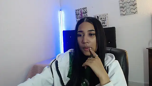 Snapshot of lyam_ebony_ chatting on February 14, 2026, 8:16 pm lyam ebony online show from February 14, 2026, 8:16 pm