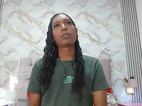 MiaCoock online show from December 18, 2025, 12:44 pm