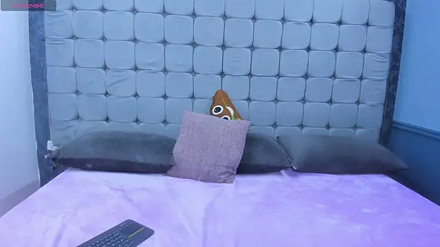 Snapshot of Maddy_Blaze chatting on November 5, 2025, 1:49 am Maddy Blaze online show from November 5, 2025, 1:49 am