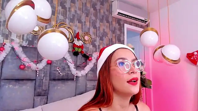 Snapshot of SaraAlvarezx chatting on December 16, 2025, 2:55 pm SaraAlvarezx online show from December 16, 2025, 2:55 pm