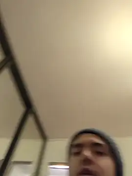 Snapshot of lucky_swimmer chatting on November 26, 2025, 3:02 pm lucky swimmer online show from November 26, 2025, 3:02 pm