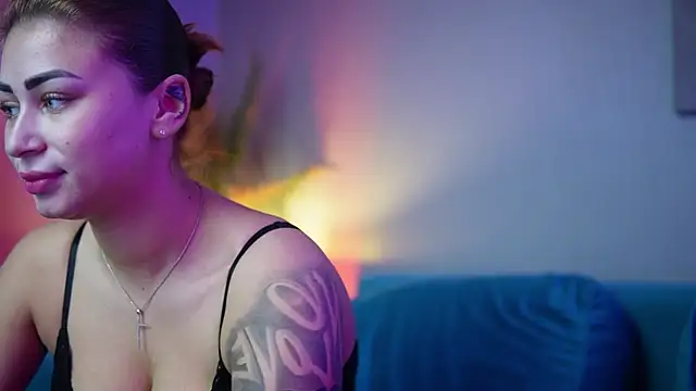 AmeliaJupiter online show from November 10, 2025, 8:41 pm