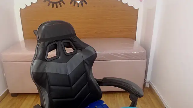 scarlett percy t online show from February 23, 2026, 7:33 pm