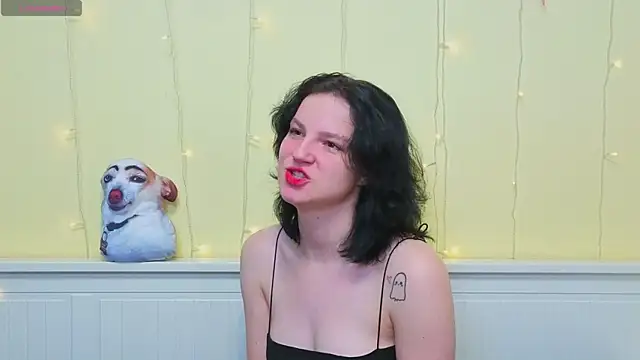 Snapshot of LatinaHuguenin chatting on January 12, 2026, 7:02 am LatinaHuguenin online show from January 12, 2026, 7:02 am