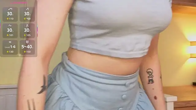 Snapshot of LatinaHuguenin chatting on January 17, 2026, 7:02 am LatinaHuguenin online show from January 17, 2026, 7:02 am