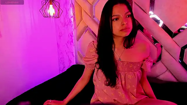 Snapshot of Yanna_pink chatting on November 7, 2025, 8:31 pm Yanna pink online show from November 7, 2025, 8:31 pm