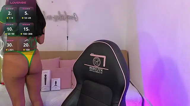 Snapshot of ana_tay1 chatting on November 6, 2025, 7:15 pm ana tay1 online show from November 6, 2025, 7:15 pm