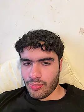 Snapshot of Leoncitooo987 chatting on December 1, 2025, 9:20 pm Leoncitooo987 online show from December 1, 2025, 9:20 pm