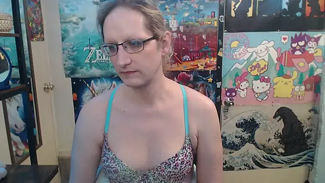 Savanah Banana  online show from March 22, 2026, 9:34 am