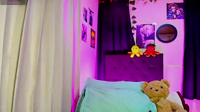 Snapshot of Ashley_21 chatting on February 27, 2026, 12:54 am Ashley 21 online show from February 27, 2026, 12:54 am