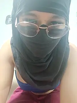 CandyLove 19 online show from November 11, 2025, 3:06 am