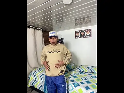 Mike and Rayan online show from November 12, 2025, 12:22 am