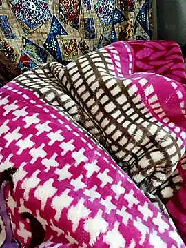 V HOT CUTE online show from November 26, 2025, 9:38 pm