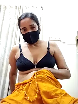 Snapshot of Fast_lady chatting on December 20, 2025, 5:42 pm Fast lady online show from December 20, 2025, 5:42 pm